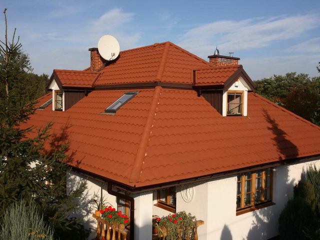 вальмовая крыша из металлочерепицы