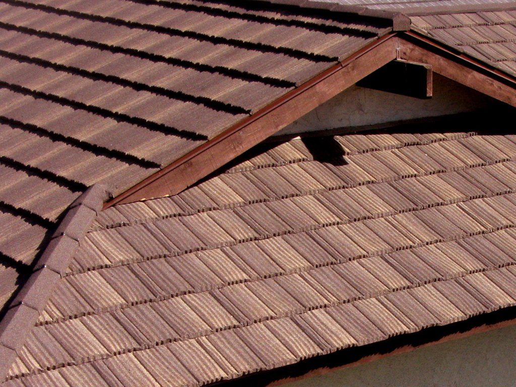 датская крыша из композитной металлочерепицы